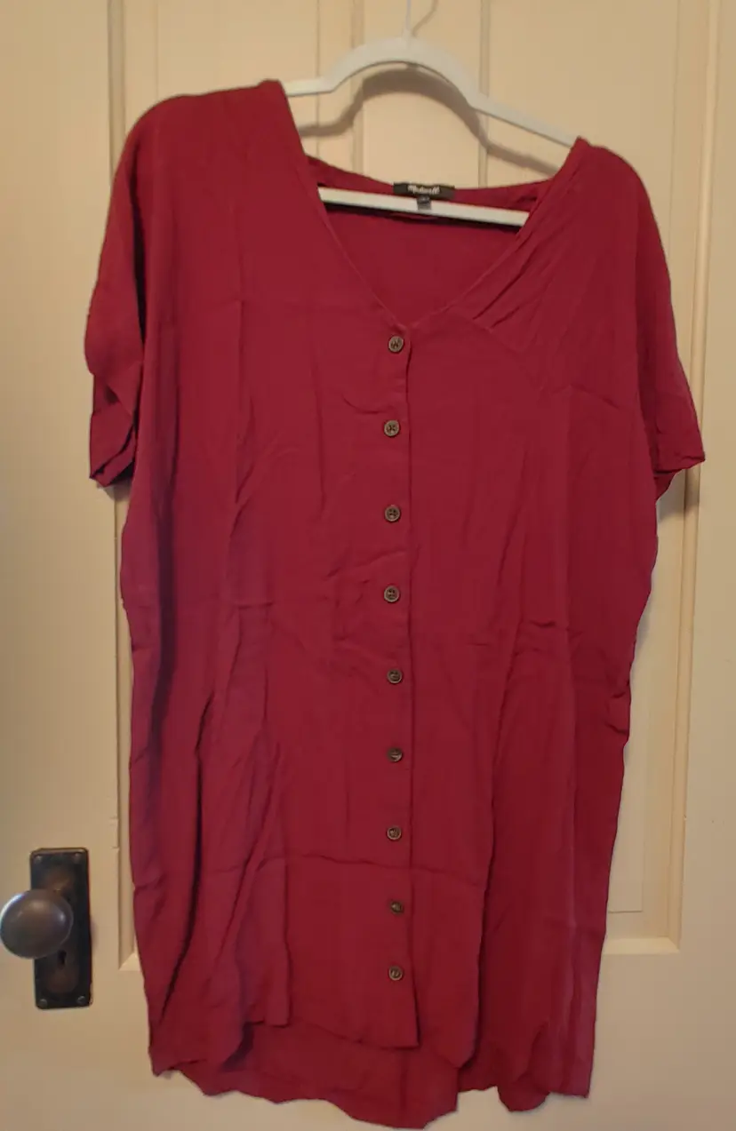 Dress- Brand: Madewell. Size Medium. Button up rust colored dress. Material: 100% viscose. No callouts.