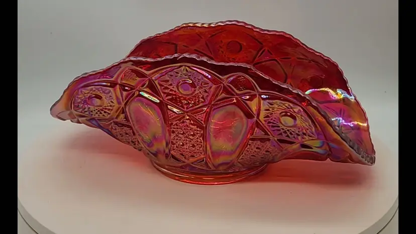 VINTAGE LE SMITH RUBY RED HERITAGE SUNBURST BANANA BOWL IRIDISED
