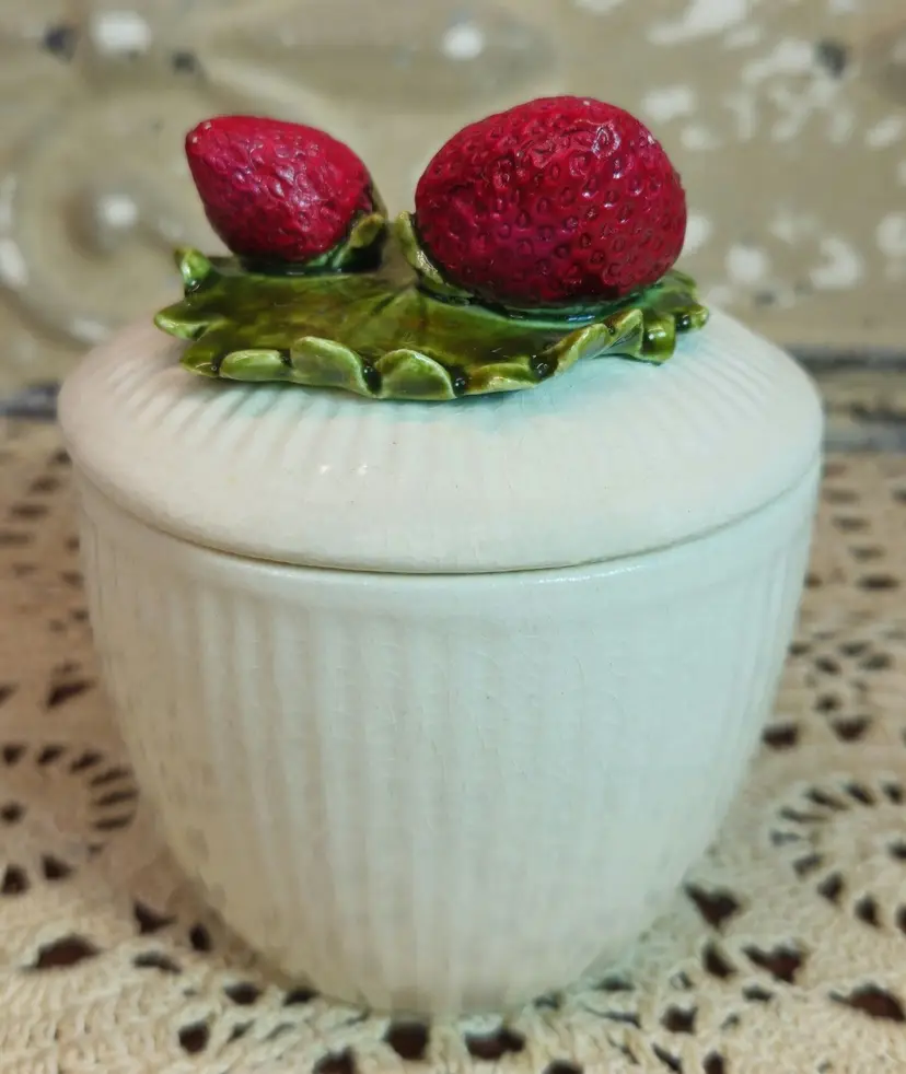 Vintage Marie Deulin Ceramic Jelly Jam Bowl w/ Lid Strawberry Handle (read)