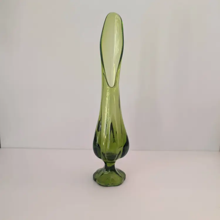 MCM LE Smith 6 Petal Swung Glass Vase 15" Tall Avocado Green Large Mouth