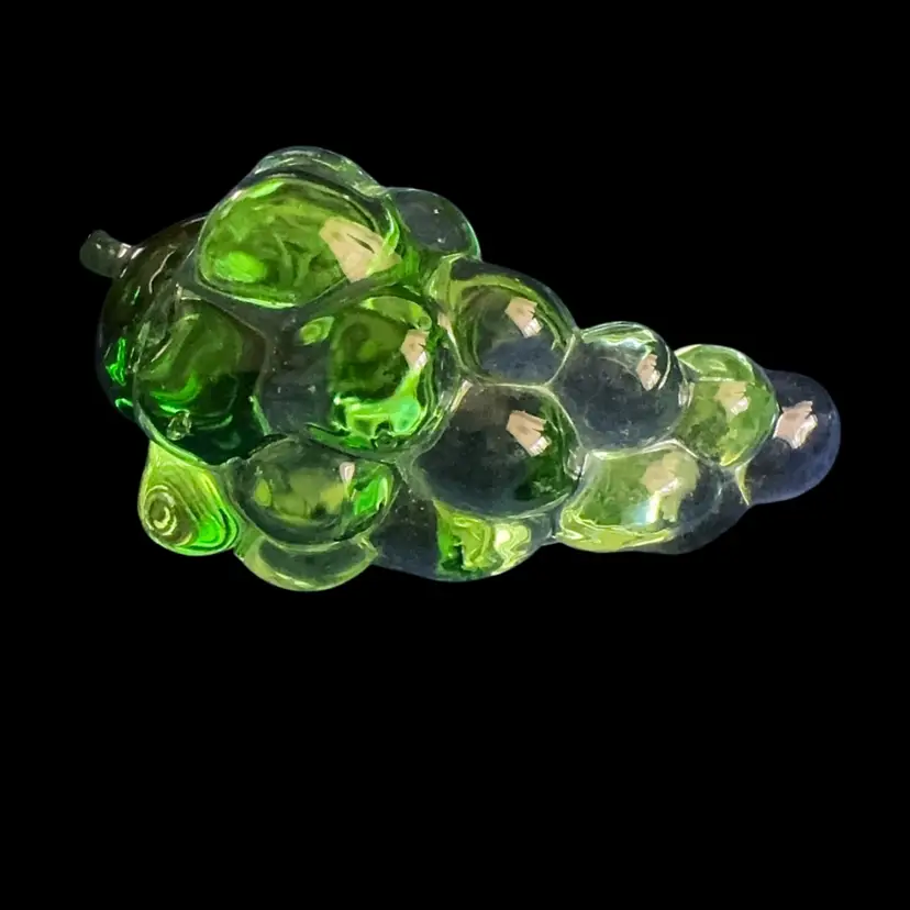 Green Art Glass Grape Cluster Paperweight