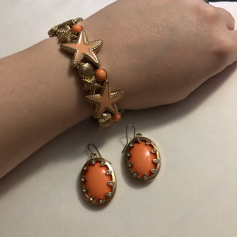 Coral Stretch Starfish and Shell Bracelet & Dangle Earrings Set