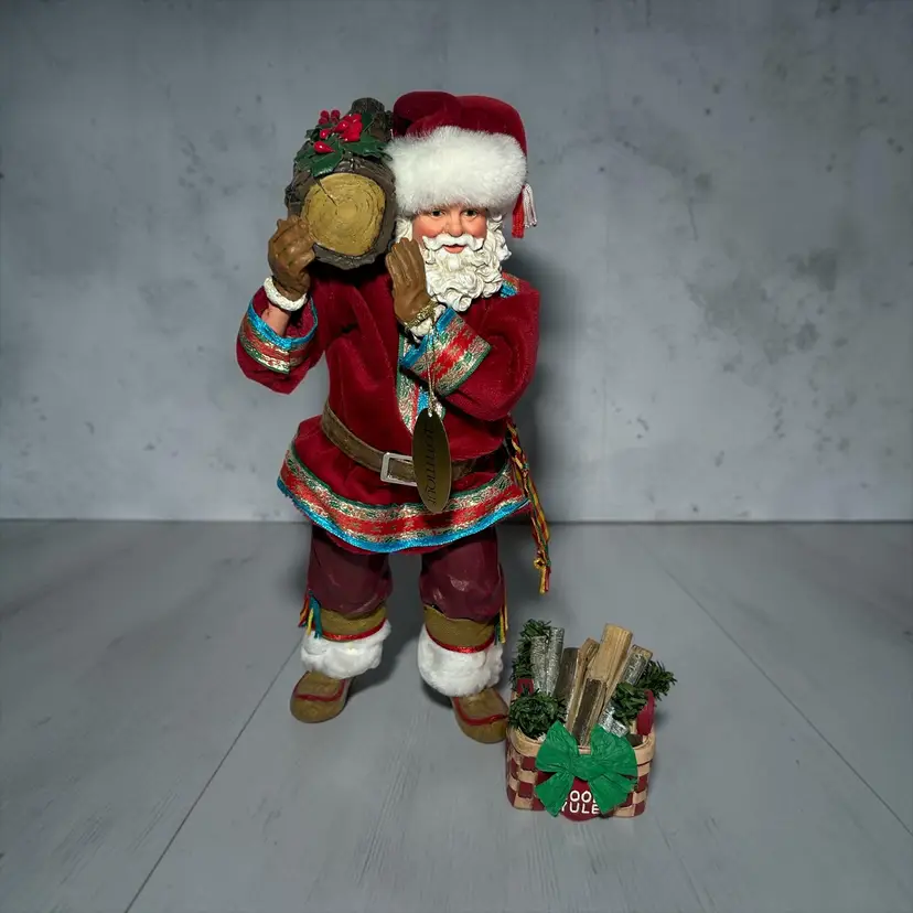 PDL Clothtique Santa Good Yule Log With Box 10" Comes with a box. Not the original box.