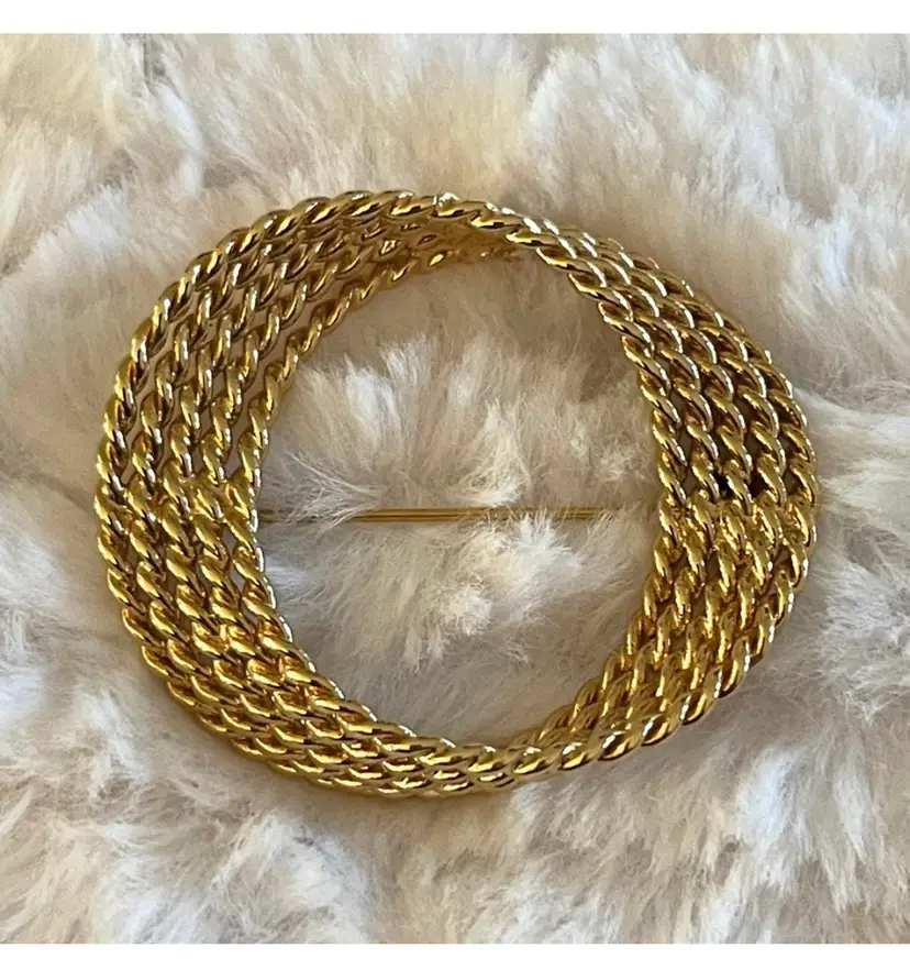 Monet circle swirl gold tone textured rope brooch