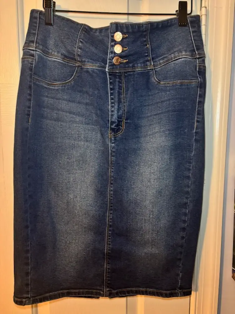 Size Large: Guess Denim Skirt with Brass Buttons and Brass guess Badge