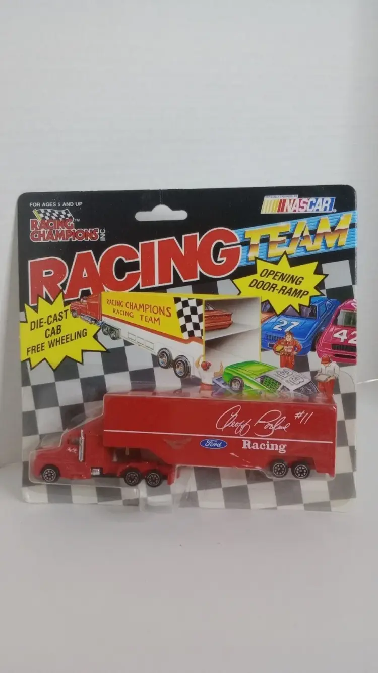 Racing Champions Racing Team Transporter 1:87 #11 Geoff Boline