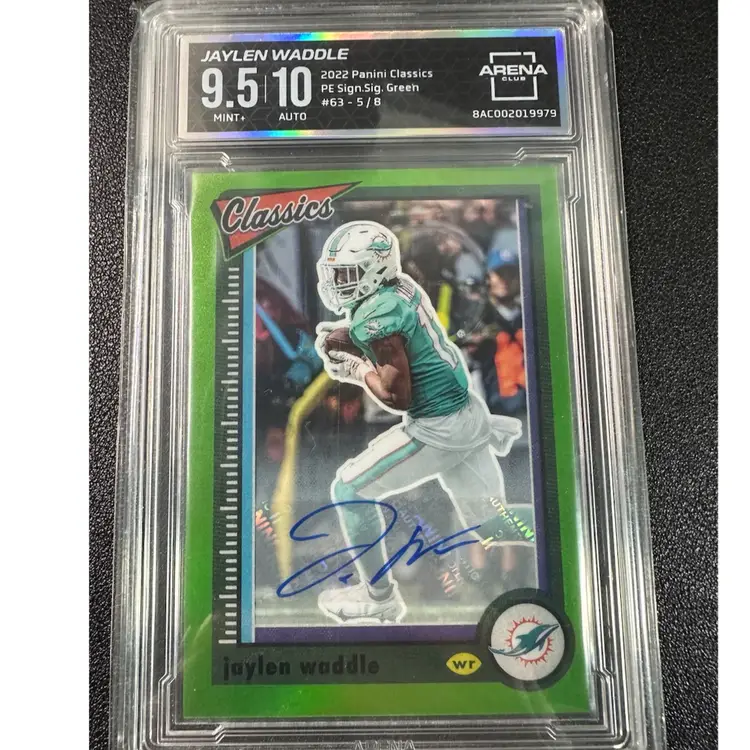 2022 Panini Classic Jaylen Waddle Auto /8 Arena Club 9.5/10