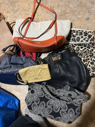 New Inventory! Bags, Purses, Men’s, Women’s, Kids Clothes! $2 Starts