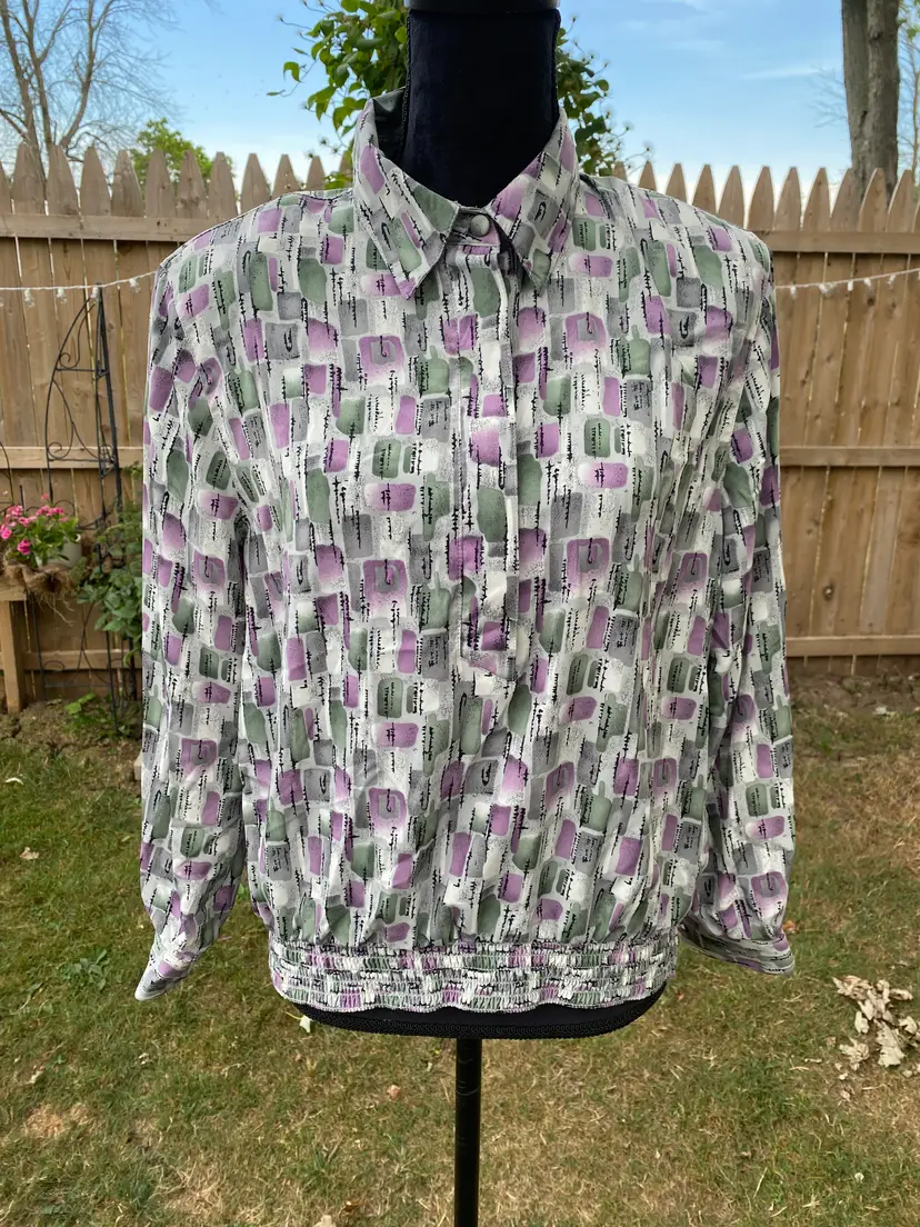 Vintage Alfred Dunner Long Sleeve Gray/Green/Purple Abstract Pattern Long Sleeve Elastic Bottom Edge Pullover Polyester Blouse
