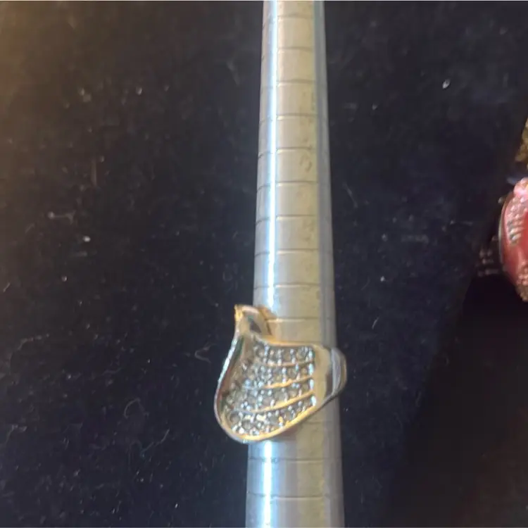 Silver Tone Ring with Rhinestones Size 6 1/2