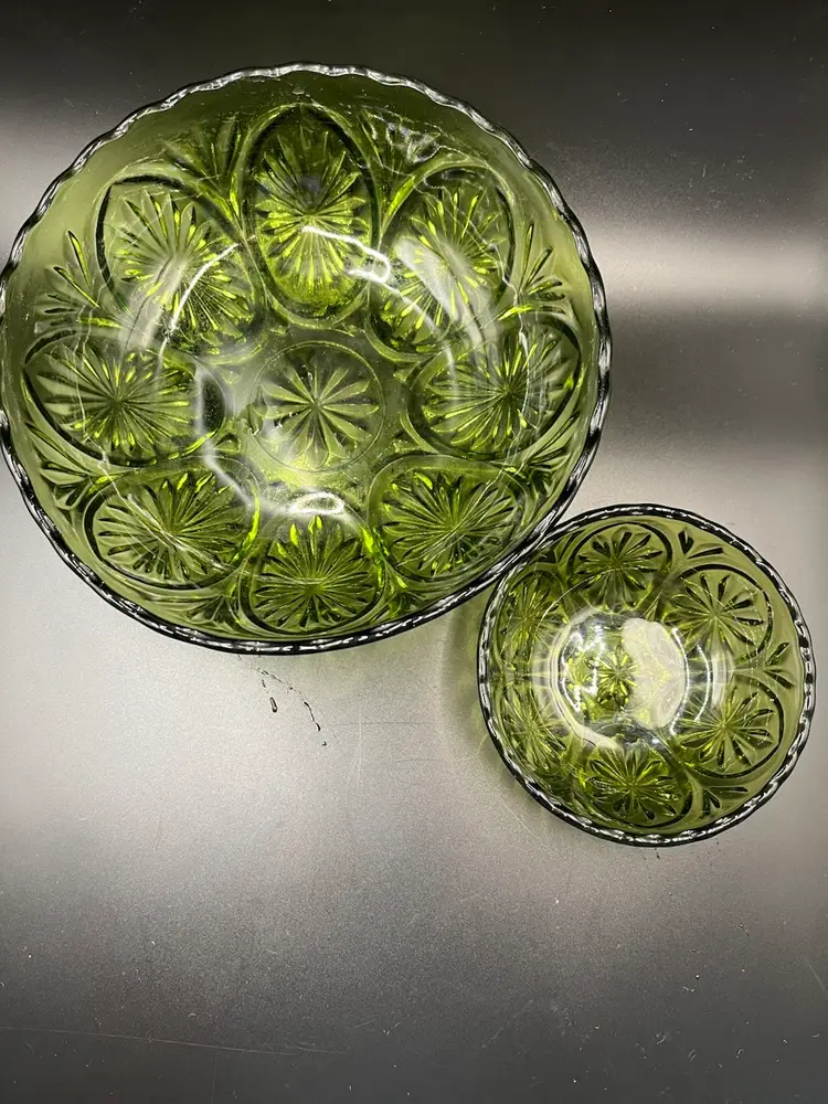 1 Large Green Bowl With One Small Bowl Green Glass