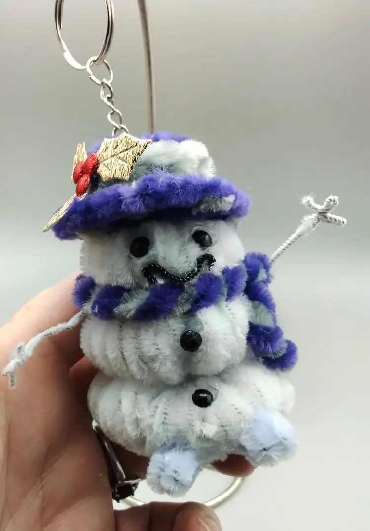 Pipecleaner Snowmen Keychains, Snowmen Ornaments, Snowmen Gift Toppers