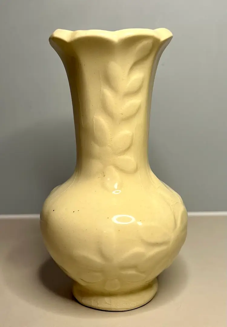 Vintage Shawnee Yellow Daisy Embossed 5” Vase Cottage Core