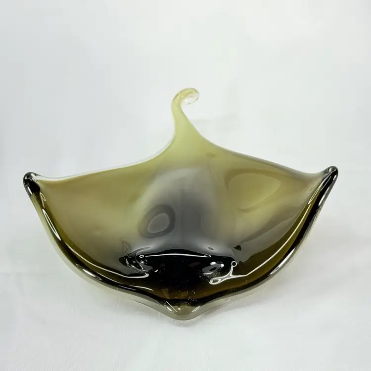 Dynasty Gallery Glass Stingray Figurine