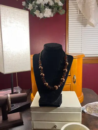 Pop Yo p With LE ! $3 Starts On Jewelry!