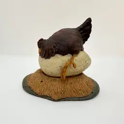 Vintage American Chestnut Folk Art Chicken Hen Egg Resin Farm Animal Country