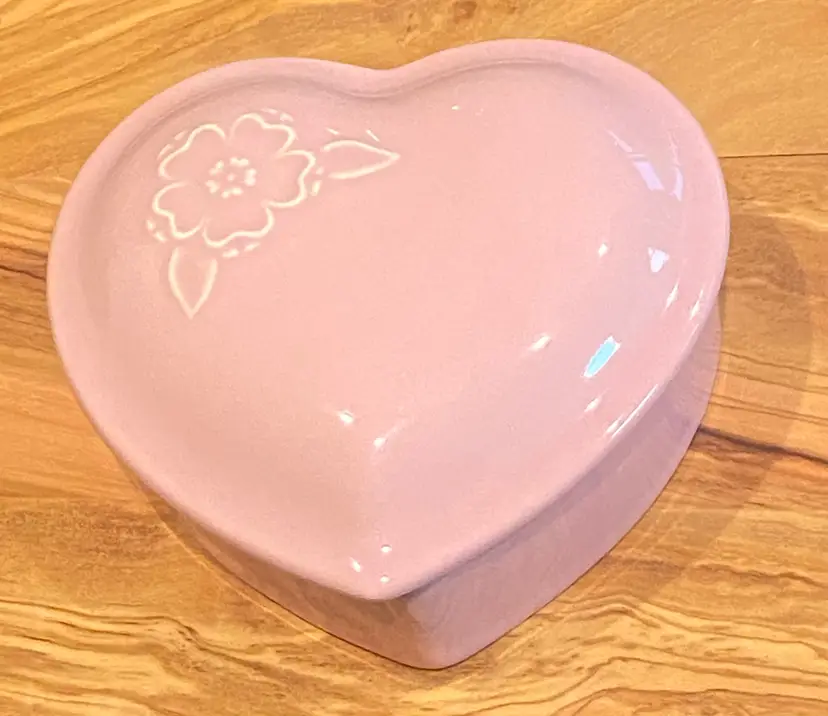 Pink Pfaltzgraff Vintage Heart Shaped Trinket Box w/ Raised Flower Accent on Lid, 4.25"