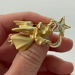 Gigi Guisti signed Angel brooch w/ rhinestones