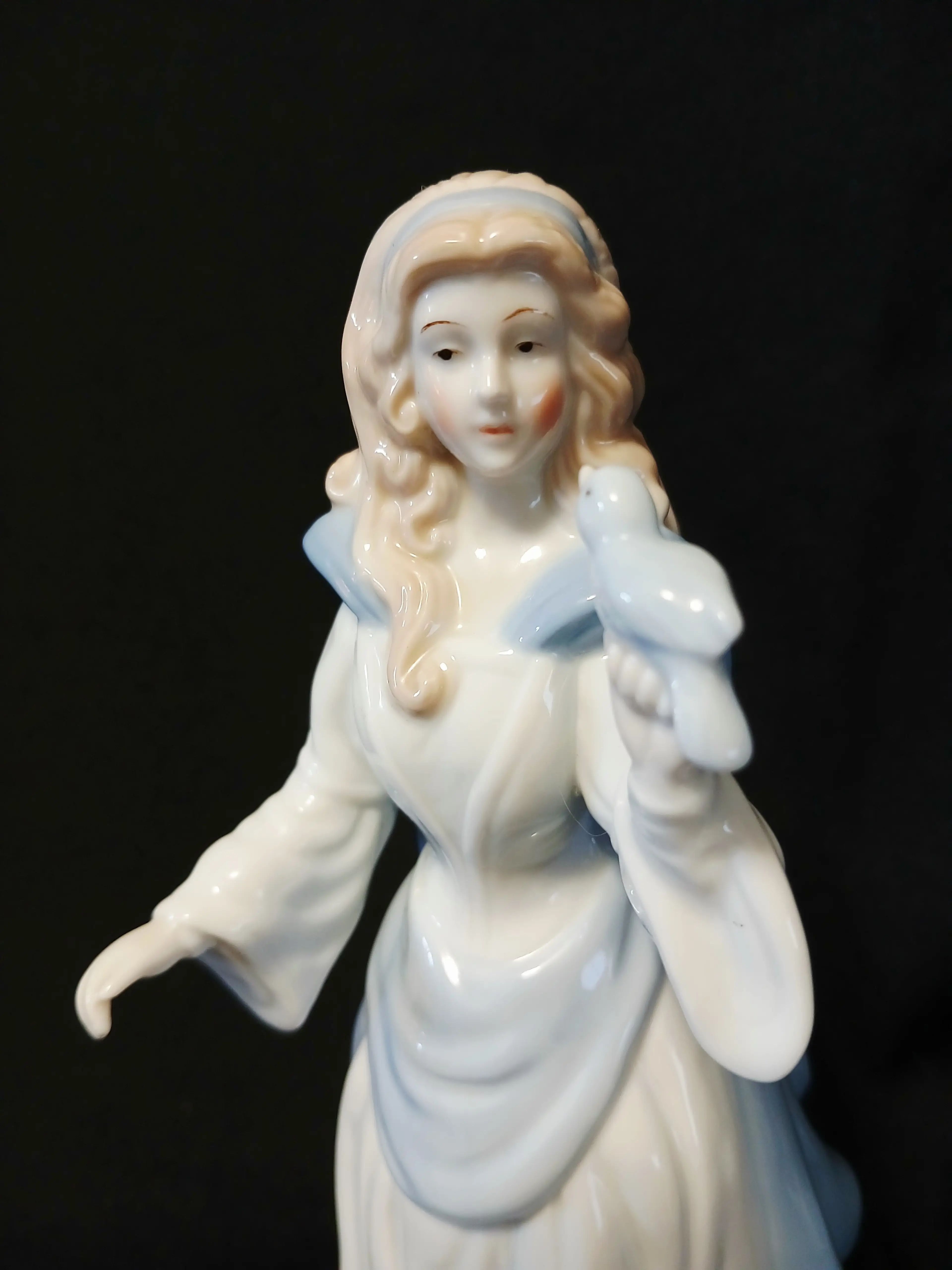 Image 4 of 9