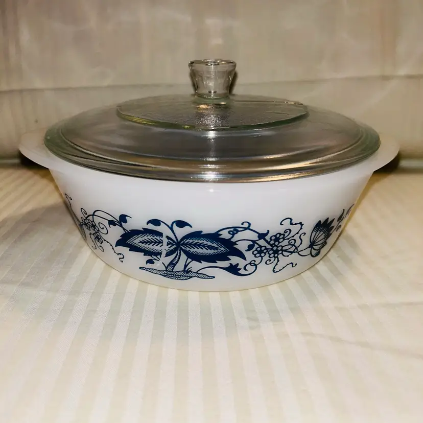 Vintage Jeannette Glass Glasbake BLUE ONION Pattern 1 Qt. Round Dish W/ Lid