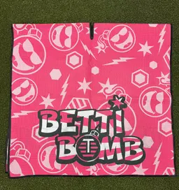 Bettinardi Betti Bomber Pink Towel