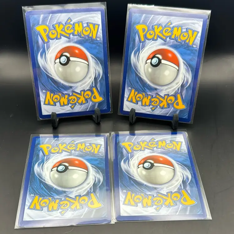 Pokémon Lot Chewtle Pokeball Holo, Gliscor Pokeball Holo, Inkay Holo, Toxtricity Holo