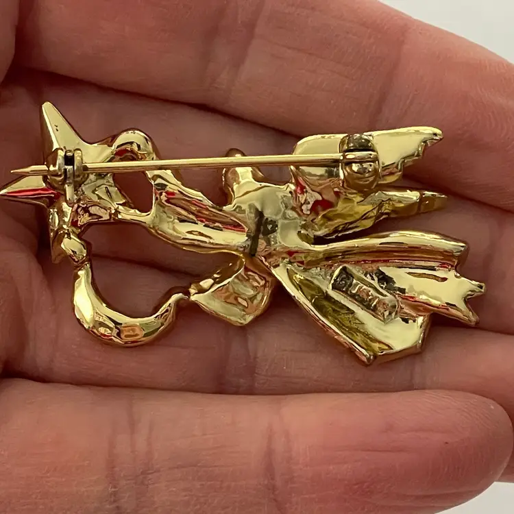 Gigi Guisti signed Angel brooch w/ rhinestones