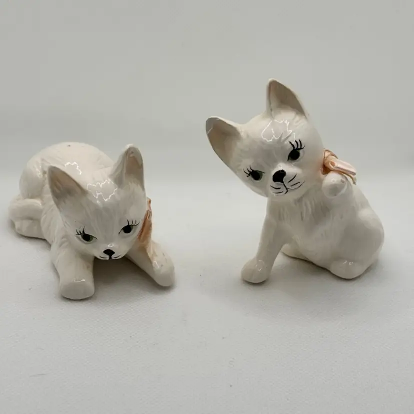 Vintage Two Playful Cats Kittens With Pink Bow Figurines From 1970’s, Hand Painted