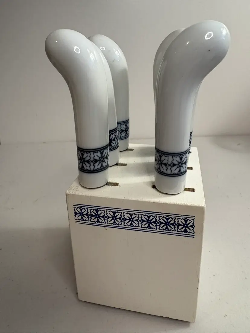 CANAPE KNIVES- VINTAGE SET OF 6 CANAPE / BUTTER KNIVES WITH MATCHING BLOCK