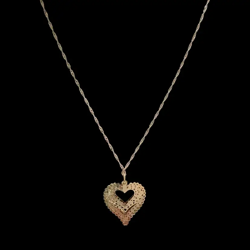 Gorgeous Goldtone Filigree Heart Pendant Necklace . Not Signed