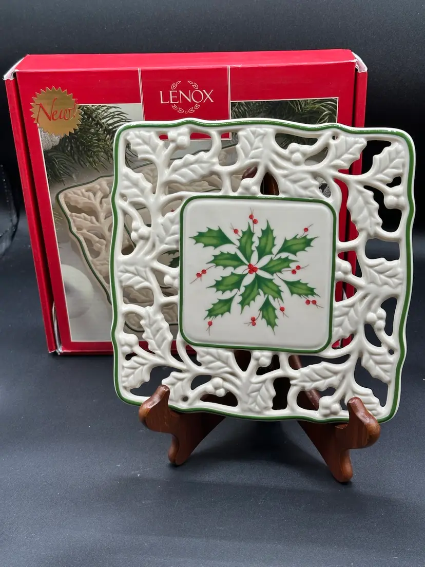 LENOX "Holiday Pierced Trivet" 7.5" Square - New in Box