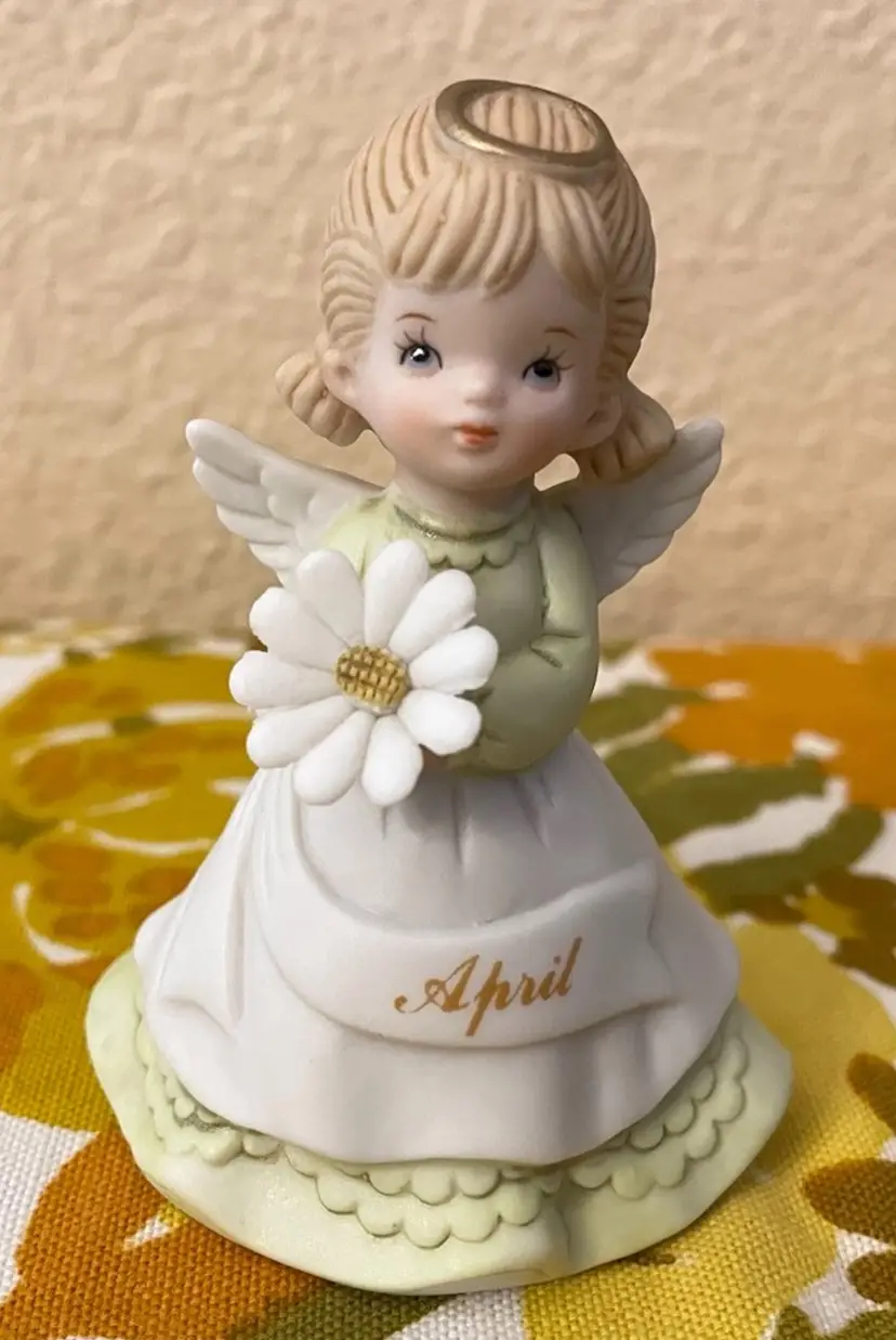 #01 VTG Lefton 1985 Hand Painted Porcelain April Angel Figurine Made In Taiwan.