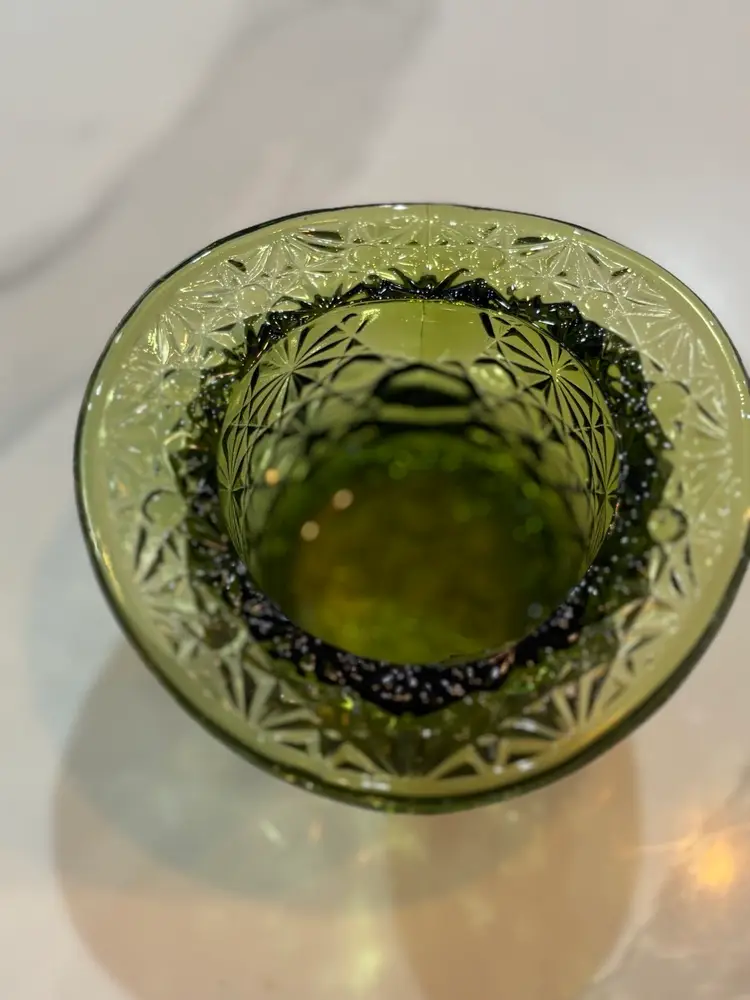 Vintage Top Hat Daisy Button Fenton Avocado Green Pressed Glass Vase 3.5" tall