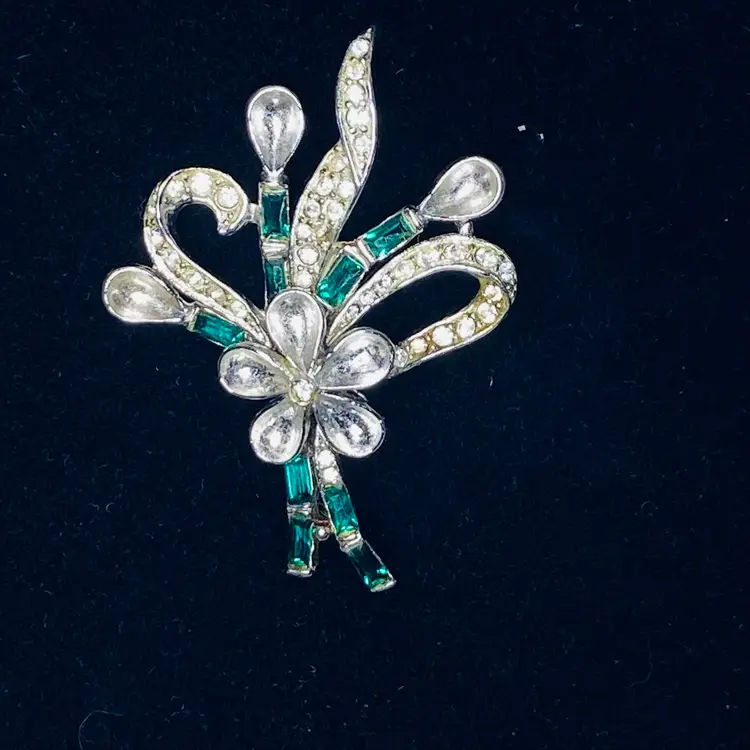 Vintage Emerald Green Rhinestone Brooch/Charm