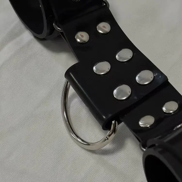 Silicone Integrated Shackles