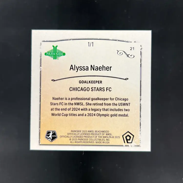 Alyssa Naeher 2025 Parkside Beachwood Carmel Mini Gold Border 1/1 Chicago Stars Soccer Card