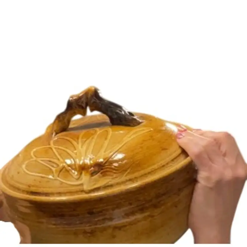 Hubbell Casserole Pot Measures 13”x10”x8”