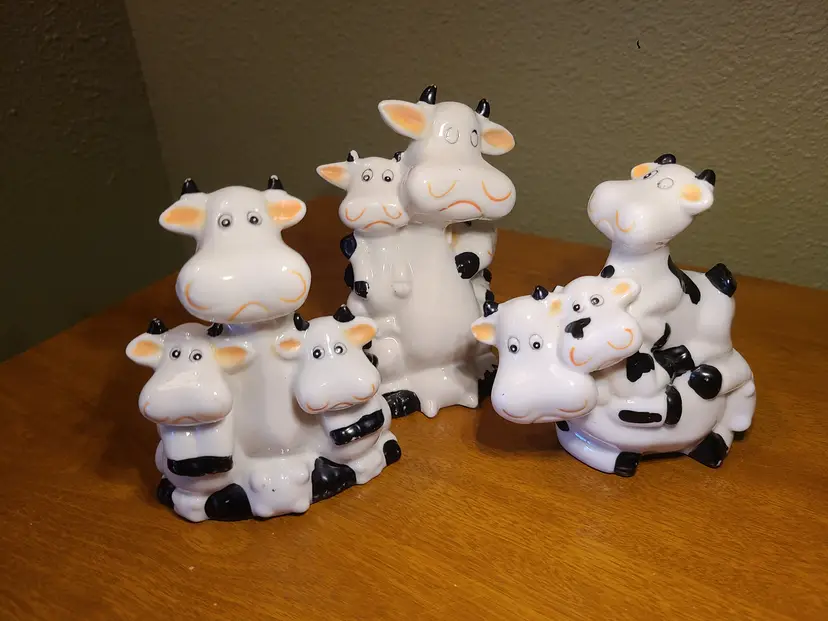 Set (3) Vintage Sad Cow And Calves Porcelain Figurines Black White Holstein Cows