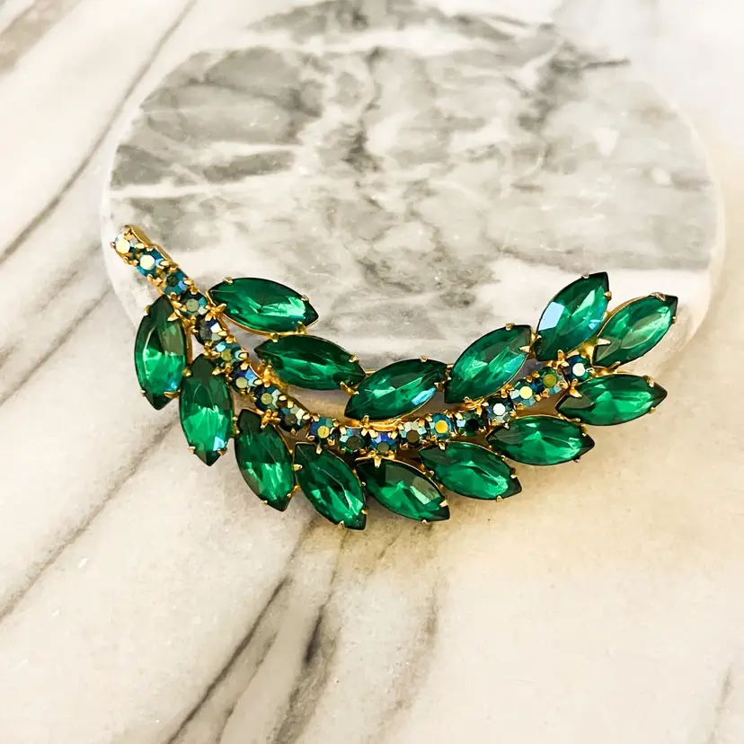 Vintage Leaf Shaped Crystal Brooch Green AB Gold Toned Metal Pin Unsigned Prong Set