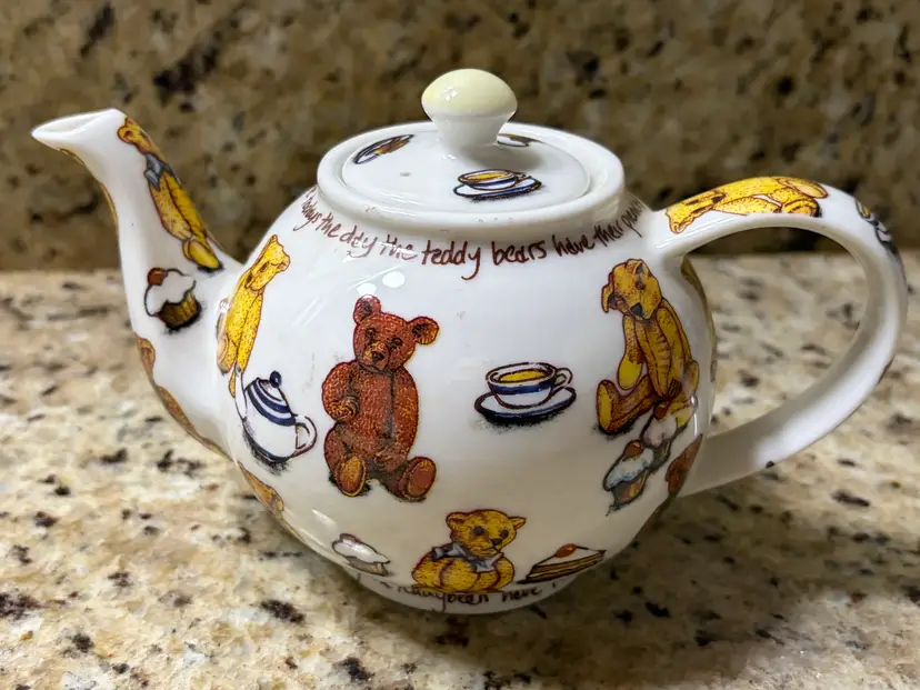 Vintage Ted-Tea Teddy Bear Picnic Teapot Paul Cardew 2000