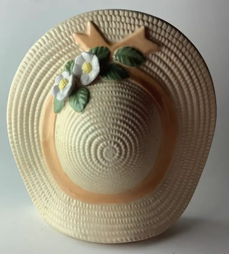 Straw Basket Hobbyist Ceramic Wall Pocket