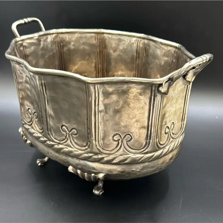 #01 Ornate Silver Tone, Footed Bowl Vintage Planter//Basket With Handles / Feet very beautiful piece of metal art