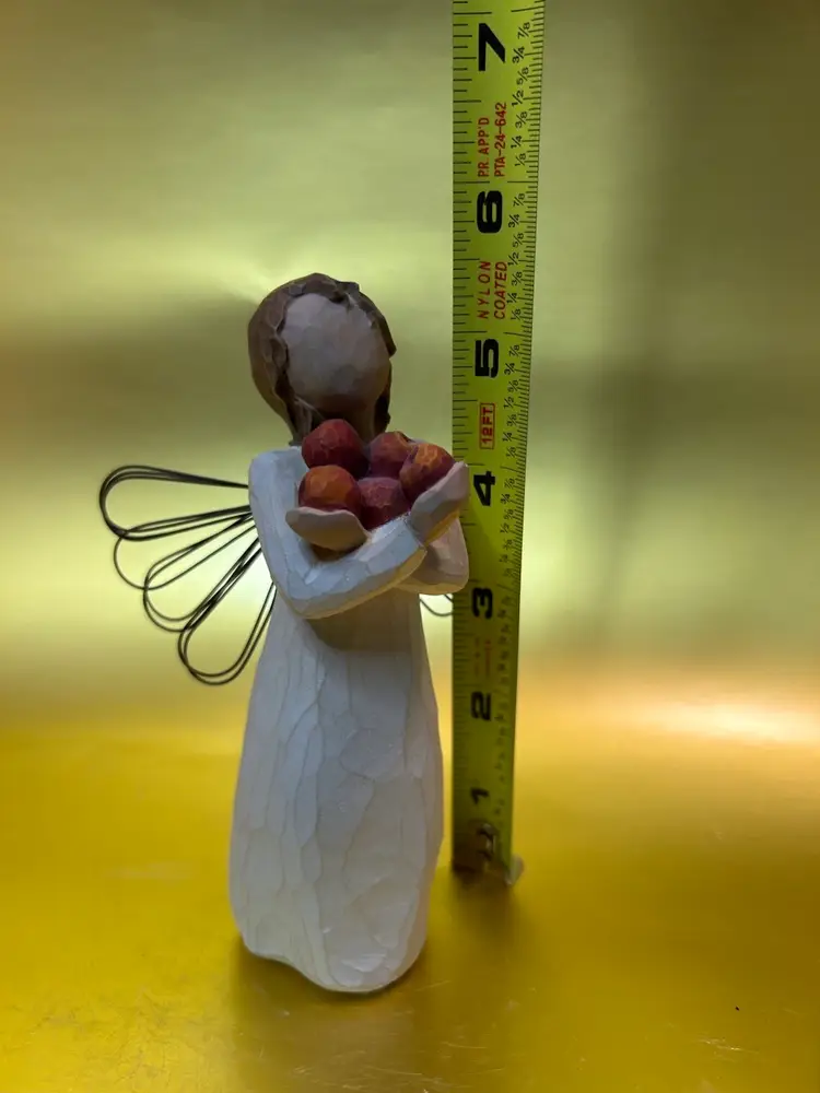 Willow Tree Angel Figurine 2003 'Good Health' with Apples, Demdaco