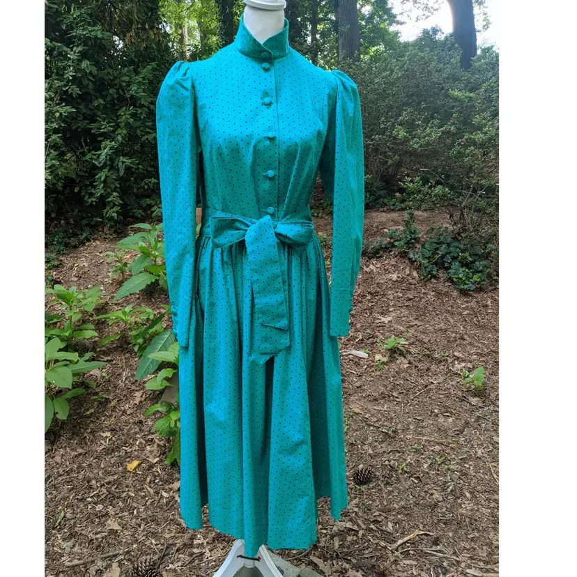 1970s 1980s do Victorian Laura Ashley Style Rose Print Cottagecore Midi Dress