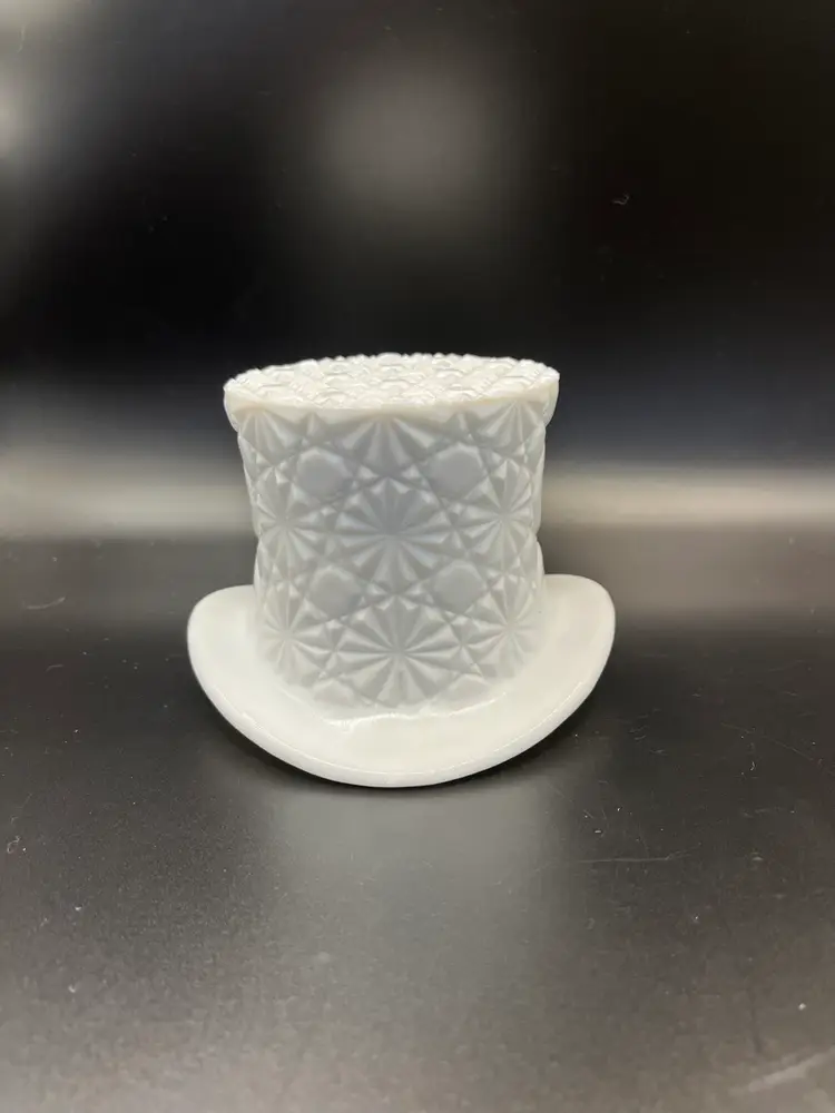 Vintage Large Milk Glass Daisy And Buttons Top Hat 3 1/2” Tall 4 1/2” Wide.