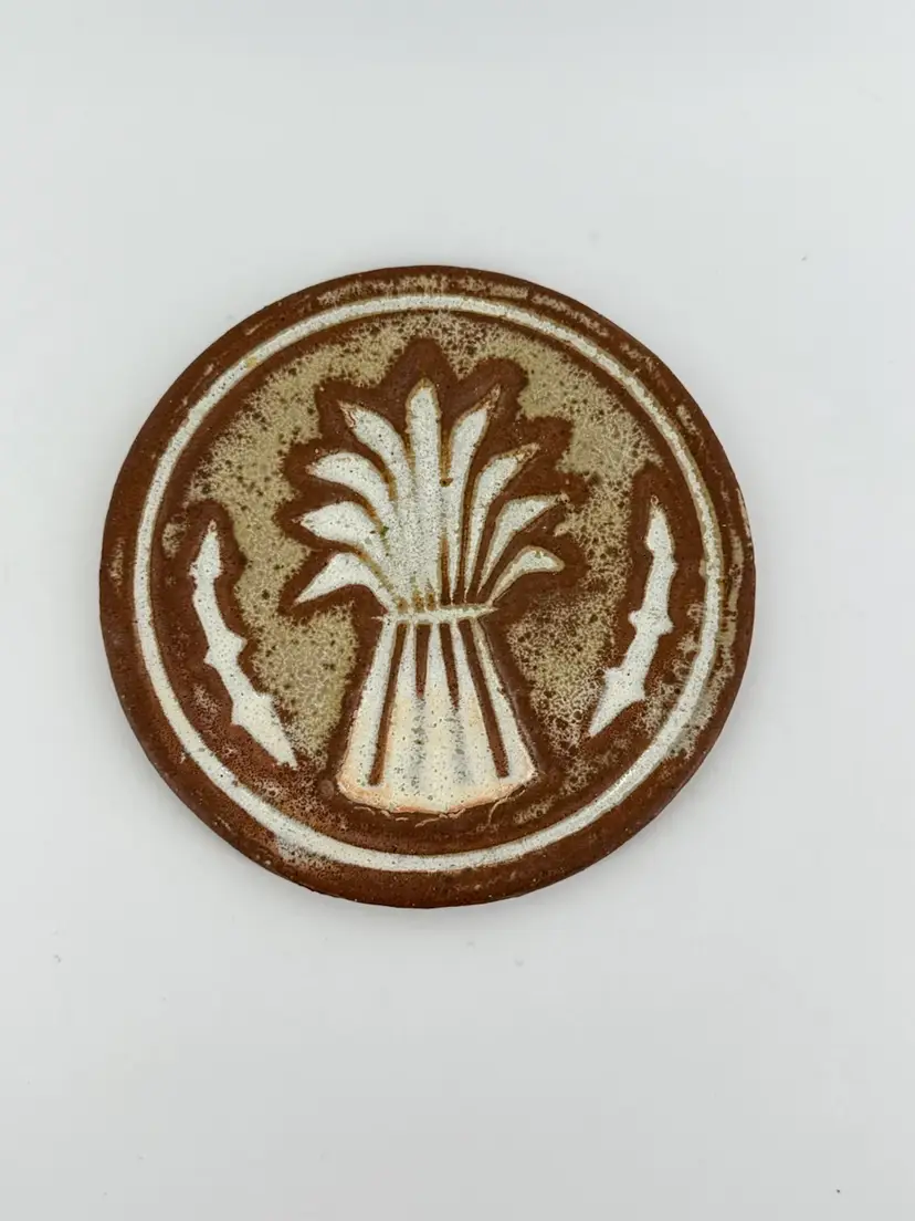 Signed Pigeon Forge Pottery 6" Harvest Trivet Wheat Sheaf Disc