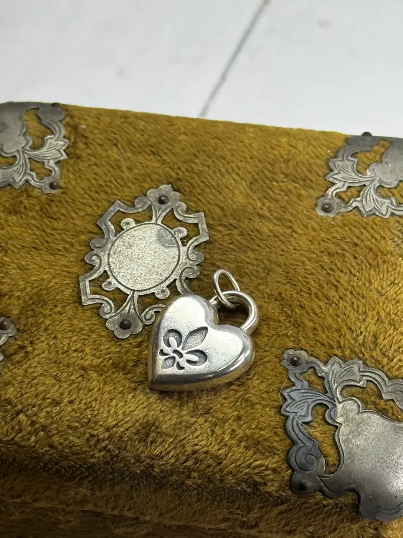 Sterling silver mignon Faget Heart Padlock pendant