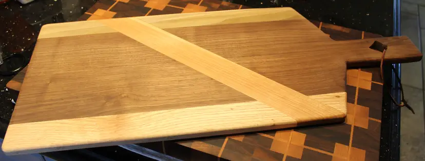 Slim - Rectangular Cutting Board with Veritical Stripe and Handle