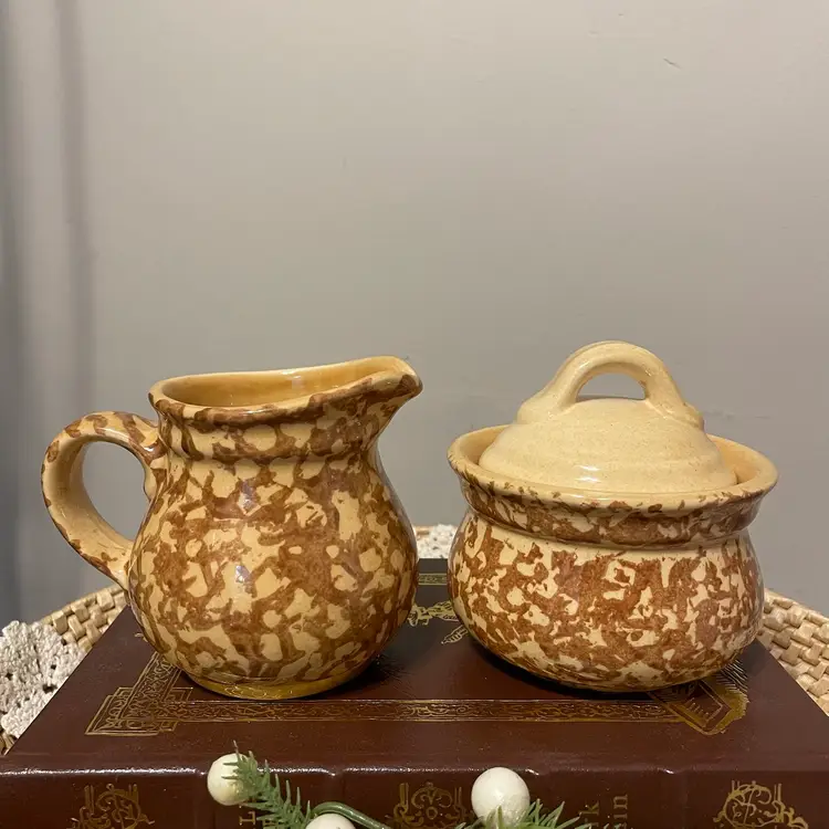 Vintage Pfaltzgraff USA Spongeware Sugar Bowl and Creamer Set