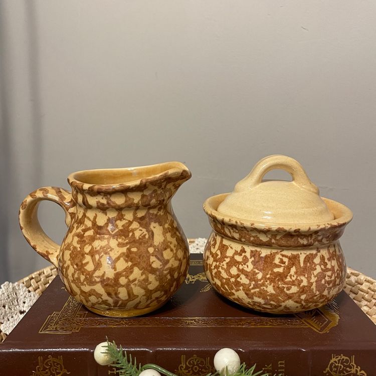 Vintage Pfaltzgraff USA Spongeware Sugar Bowl and Creamer Set